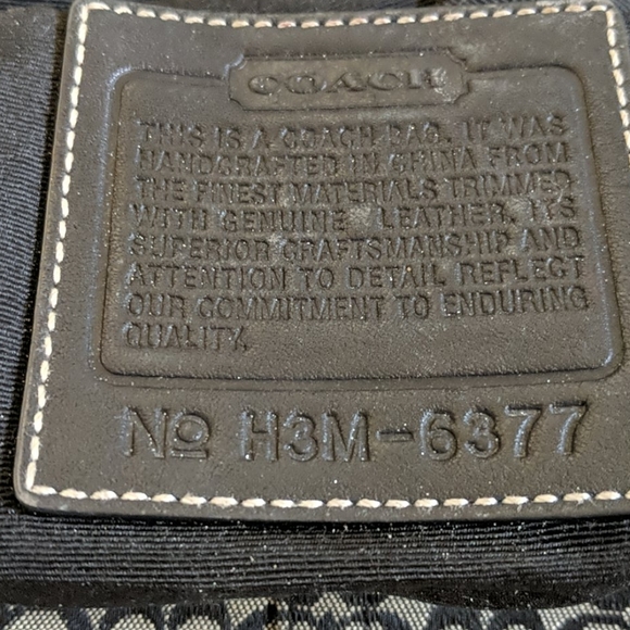 BEAUTIFUL Navy coach handbag - Picture 5 of 8